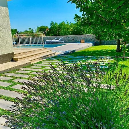 Villa Endi,A Gem Near Sibenik Unesic エクステリア 写真